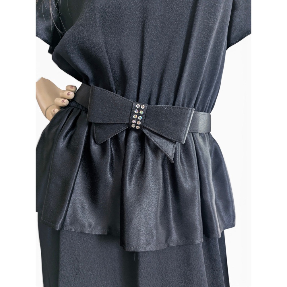Vintage 80s Black Peplum Cocktail Dress Rhinestone Bow Belt Satin Midi Size M/L - Picture 2 of 8